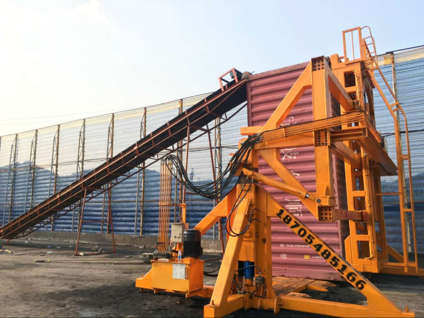 為什么使用集裝箱翻轉(zhuǎn)機？