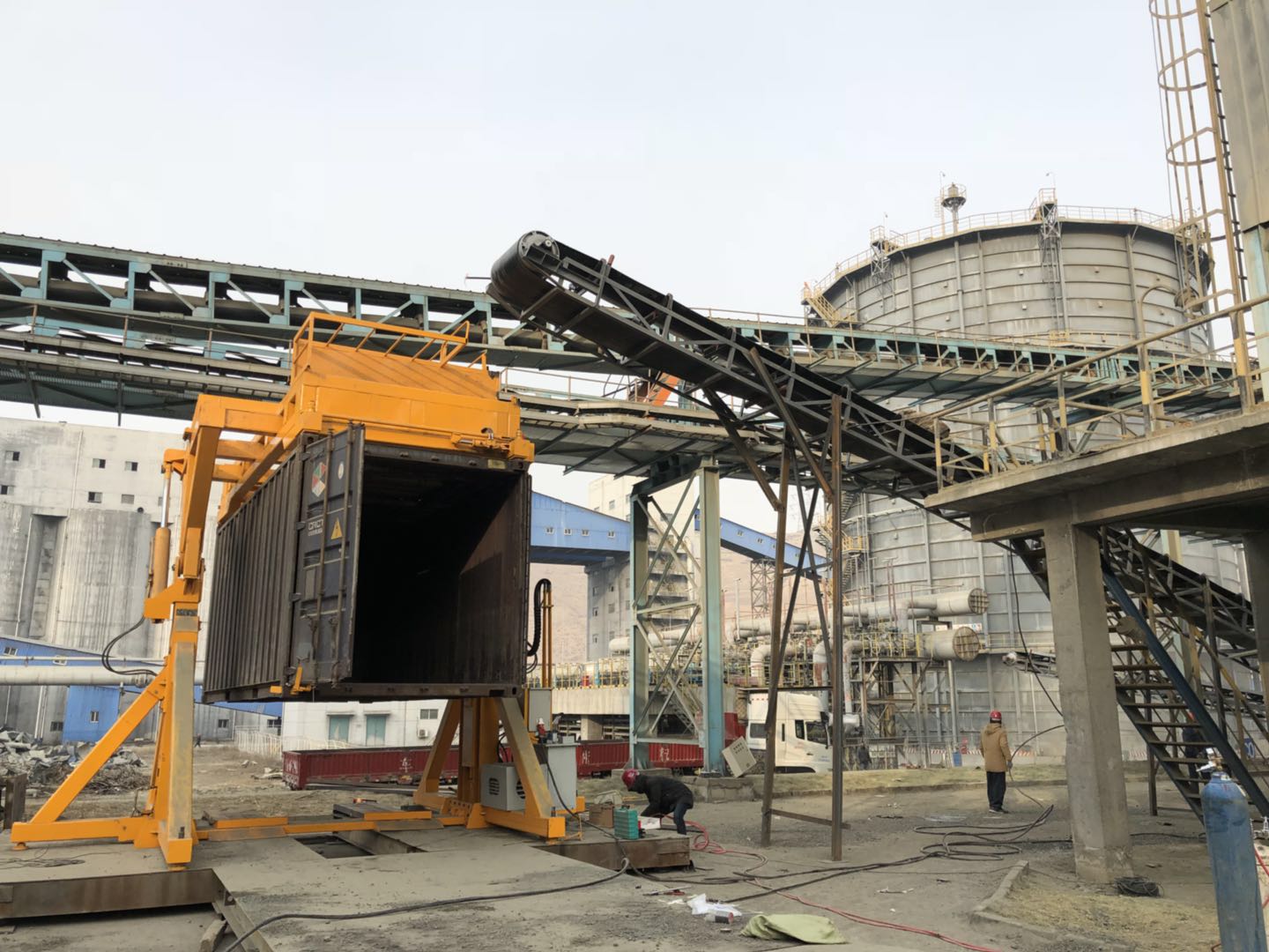 集裝箱翻轉(zhuǎn)機(jī)應(yīng)該怎樣保養(yǎng)！